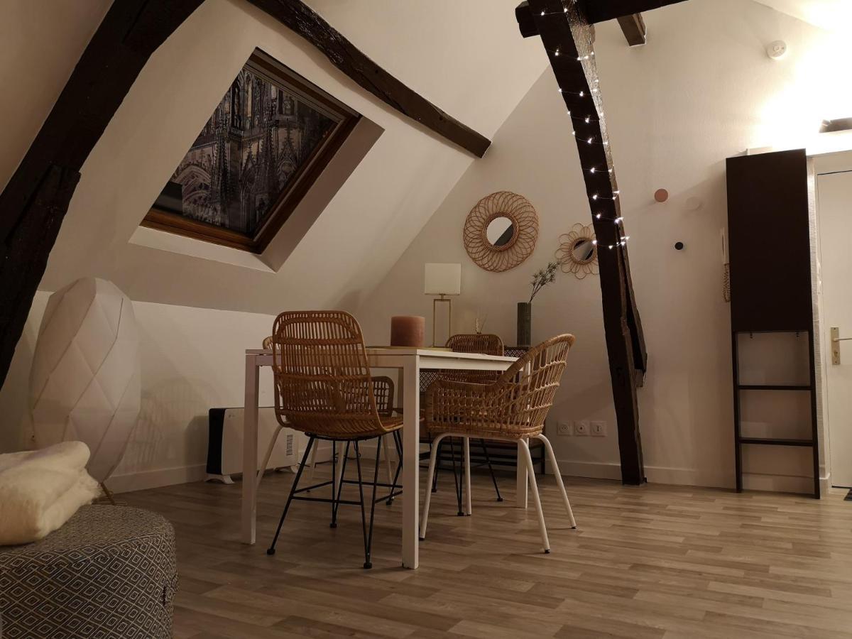 Апартаменты Logement Cosy Renove Au Pied De La Cathedrale Avec Climatisation Реймс Экстерьер фото